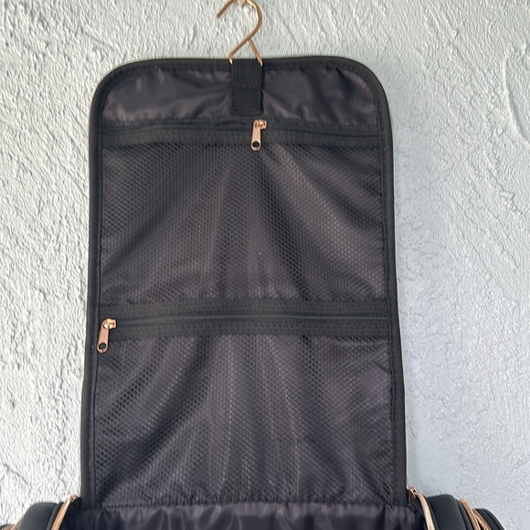 Extra Large Black Plastic Hanging Hygiene Travel Bag With Compartments - Picture 8 of 9